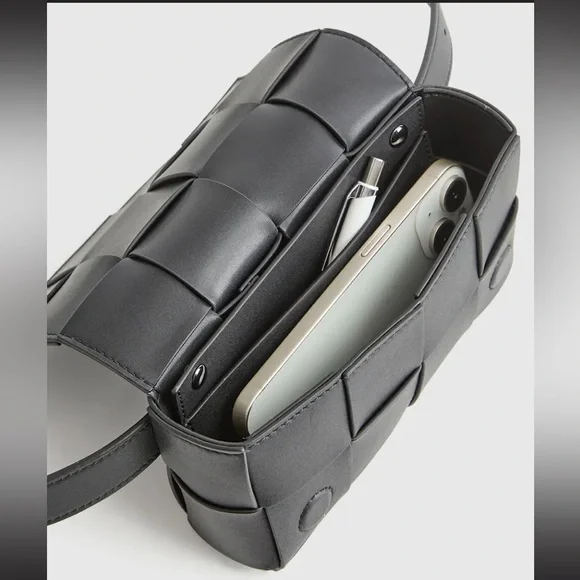 Italian Leather Hand Woven Leather Belt Bag in Black - Picture 5 of 10